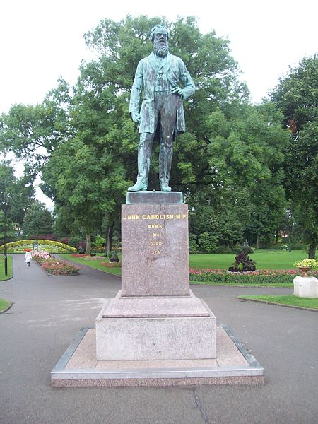 Statue of John Candlish. Image courtesy of  Craigy144 through creative commons.